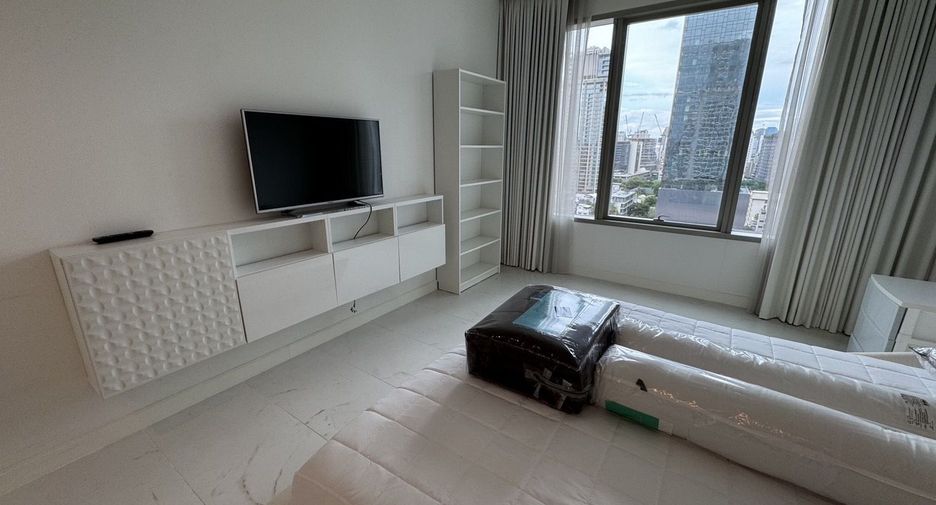 For rent 1 bed condo in Pathum Wan, Bangkok