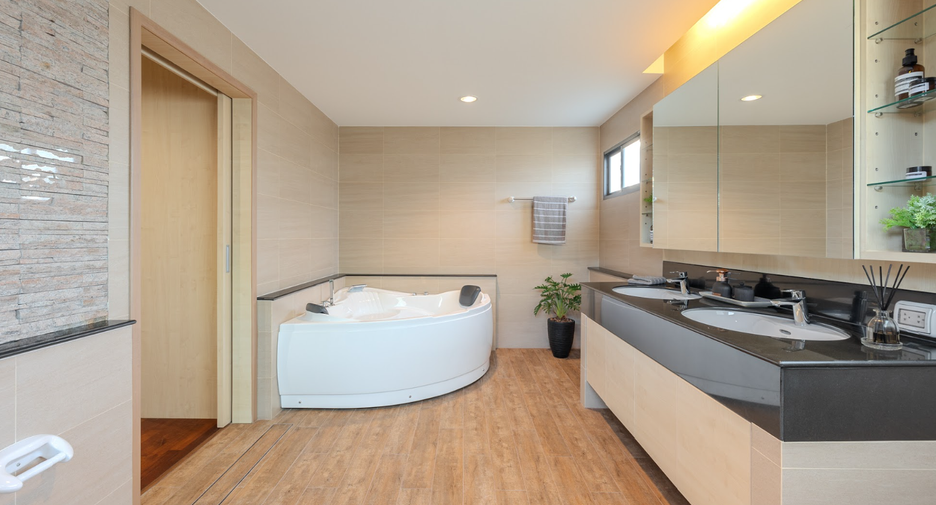 Villa en alquiler de 3 habitaciones en Bang Lamung, Chonburi