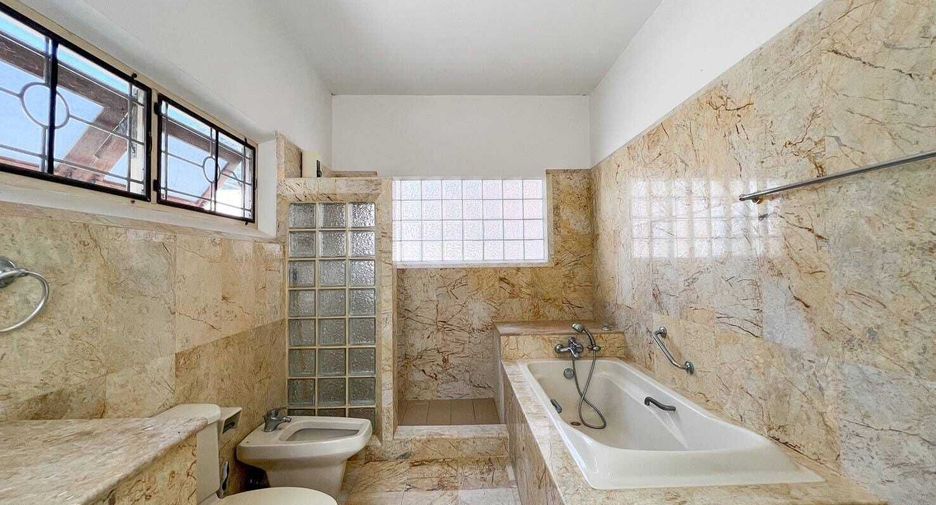 For sale 3 bedrooms villa in Kathu, Phuket