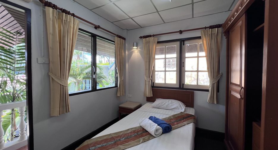 For rent 4 bedrooms villa in Mueang Phuket, Phuket