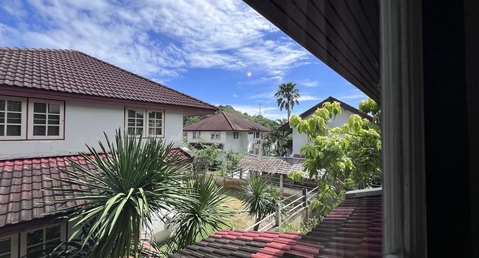 For rent 4 bedrooms villa in Mueang Phuket, Phuket