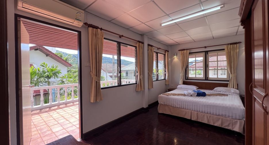 For rent 4 bedrooms villa in Mueang Phuket, Phuket