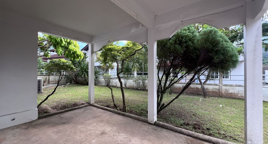 For rent 4 bedrooms villa in Mueang Phuket, Phuket