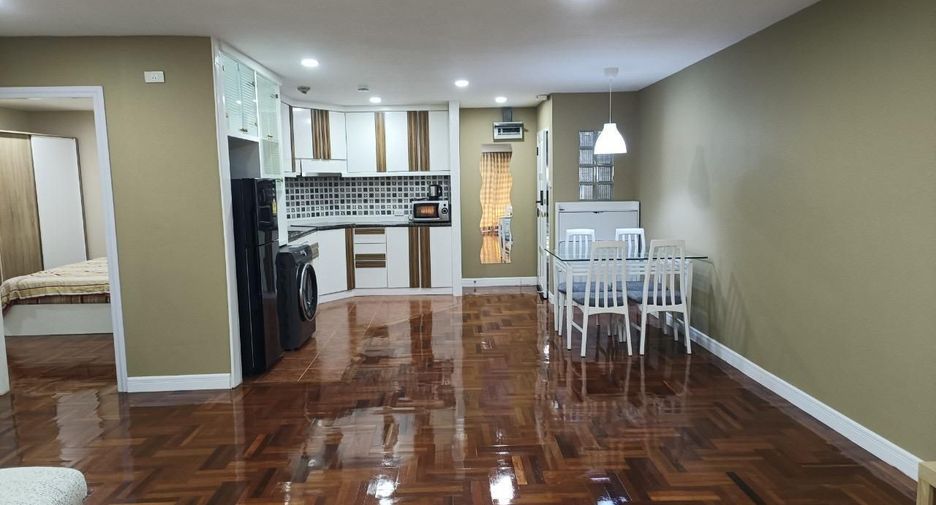 For rent 2 bedrooms condo in Watthana, Bangkok