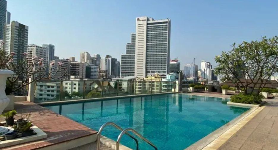 À louer 3 chambres condo à Khlong Toei, Bangkok