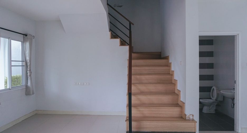 For sale 3 bedrooms house in Si Racha, Chonburi