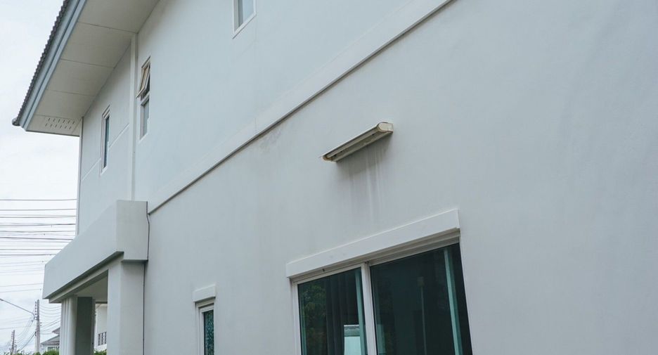 For sale 3 bedrooms house in Si Racha, Chonburi