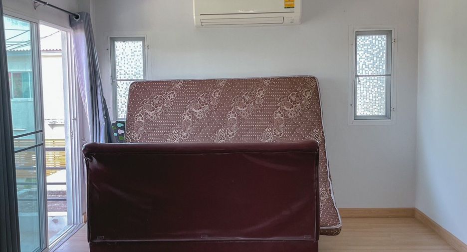 For sale 3 bedrooms house in Si Racha, Chonburi