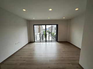 For rent 4 bedrooms townhouse in Bang Khen, Bangkok