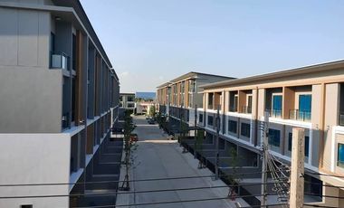 For rent 4 bedrooms townhouse in Bang Khen, Bangkok