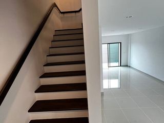 For rent 4 bedrooms townhouse in Bang Khen, Bangkok