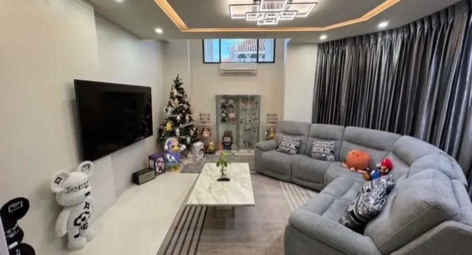 For sale 4 bedrooms house in Mueang Phuket, Phuket