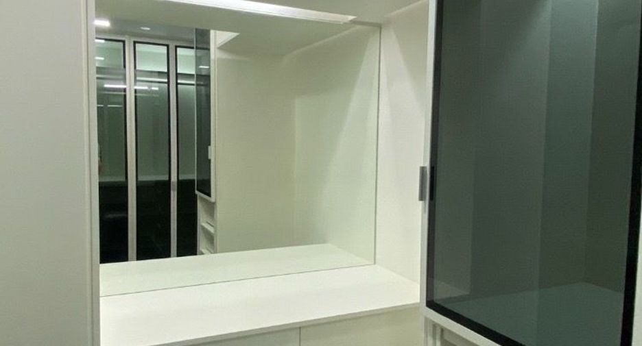 For rent 3 bedrooms condo in Bang Kho Laem, Bangkok