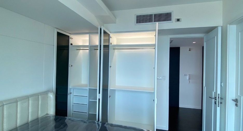 For rent 3 bedrooms condo in Bang Kho Laem, Bangkok