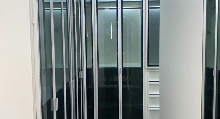 For rent 3 bedrooms condo in Bang Kho Laem, Bangkok
