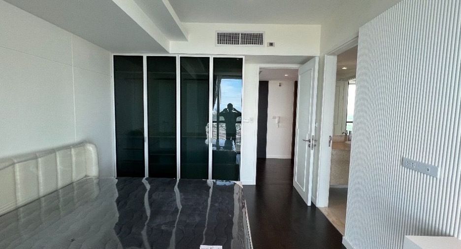 For rent 3 bedrooms condo in Bang Kho Laem, Bangkok