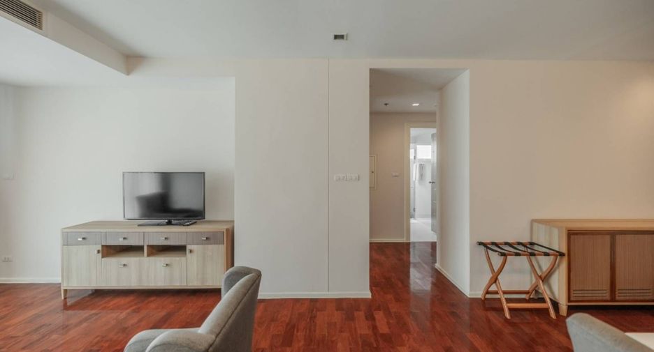 For rent 2 bedrooms apartment in Khlong Toei, Bangkok