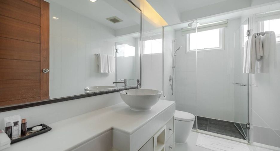 For rent 2 bedrooms apartment in Khlong Toei, Bangkok