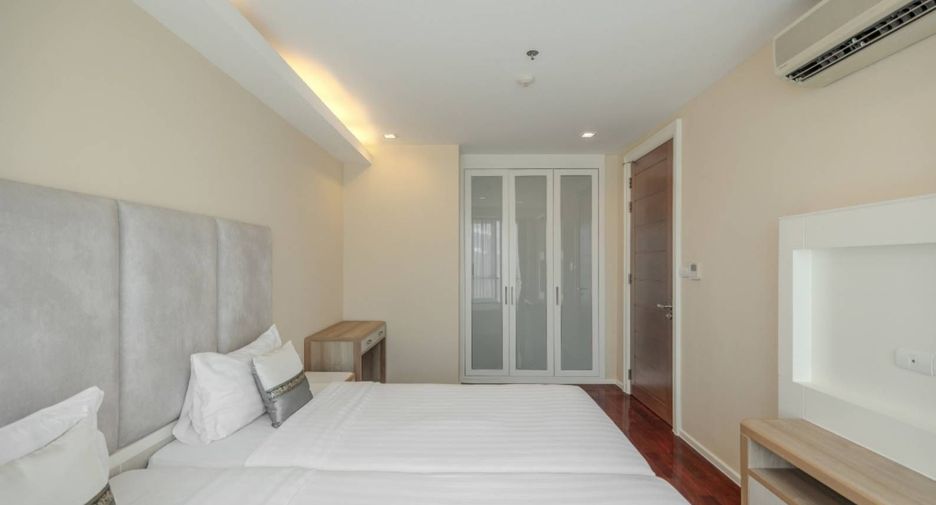 For rent 2 bedrooms apartment in Khlong Toei, Bangkok