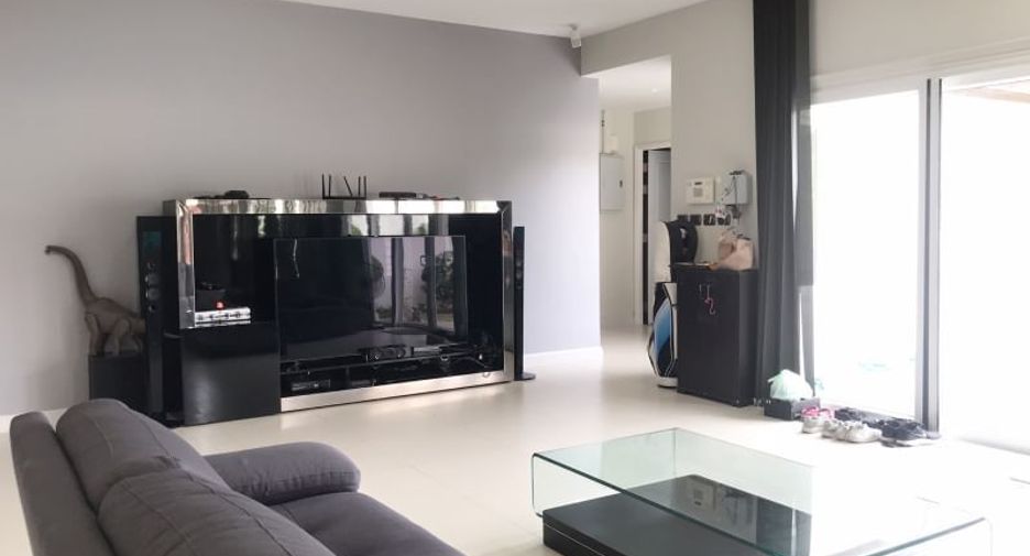 Villa zum Kauf mit 5 Zimmer in Bang Lamung, Chonburi