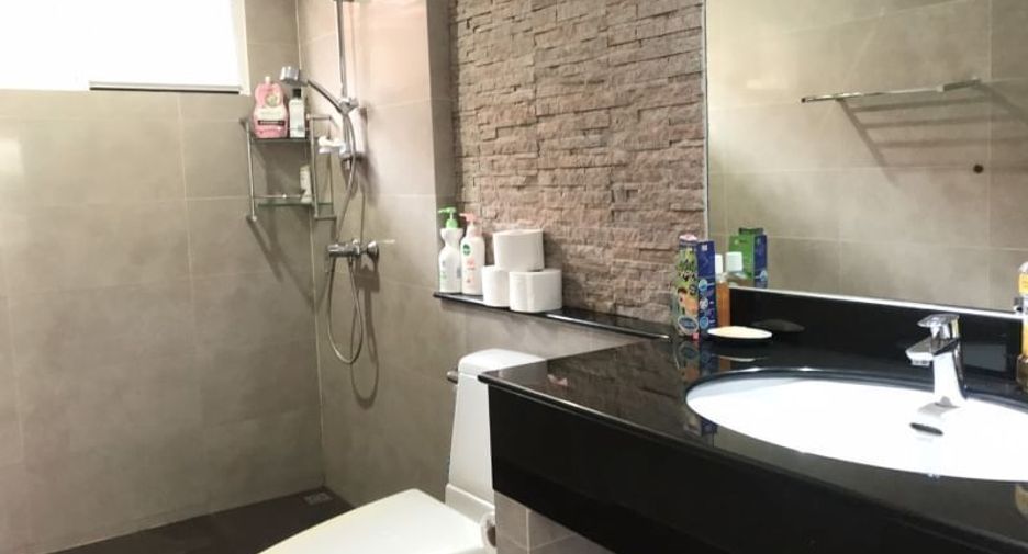 Villa zum Kauf mit 5 Zimmer in Bang Lamung, Chonburi