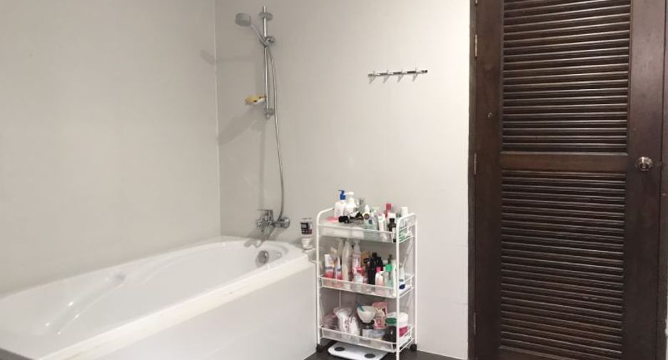 Villa zum Kauf mit 5 Zimmer in Bang Lamung, Chonburi