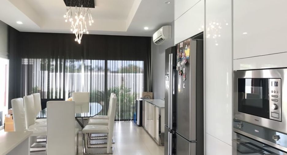 Villa zum Kauf mit 5 Zimmer in Bang Lamung, Chonburi