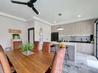 出售 和 出租 3 卧室 独立屋 在 Bang Lamung, Chon Buri