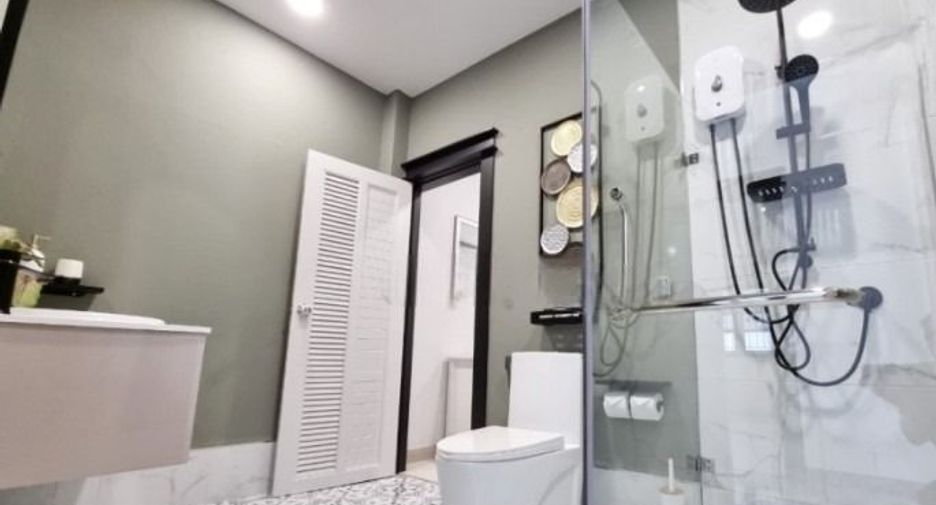 For rent and for sale 3 bedrooms house in Bang Lamung, Chonburi