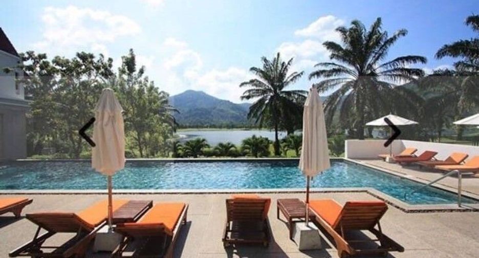 Casa adosada en venta de 4 habitaciones en Kathu, Phuket