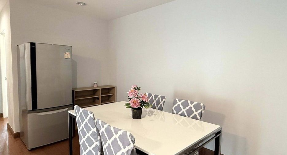 For rent 2 bedrooms condo in Huai Khwang, Bangkok