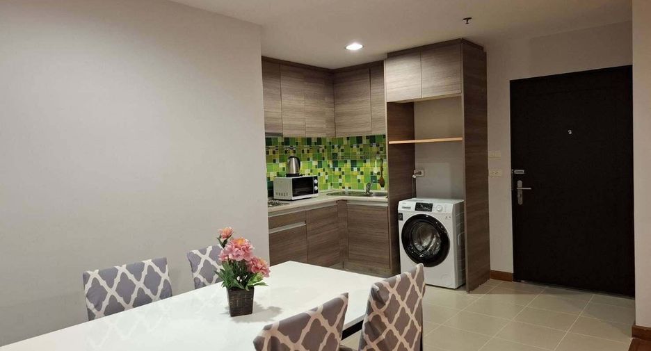 For rent 2 bedrooms condo in Huai Khwang, Bangkok