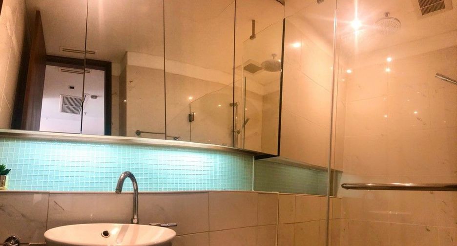 Condo en venta de 2 habitaciones en Khlong Toei, Bangkok