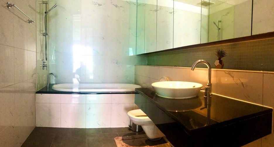 Condo en venta de 2 habitaciones en Khlong Toei, Bangkok