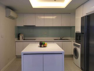 For rent 2 bedrooms condo in Pathum Wan, Bangkok