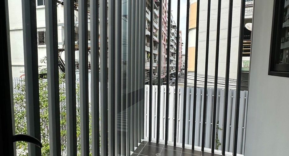 For sale 3 bedrooms townhouse in Lat Phrao, Bangkok