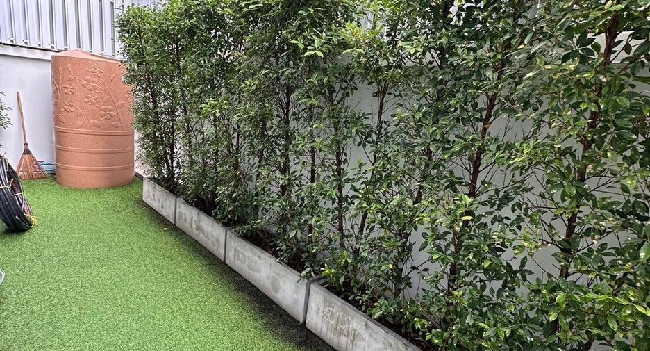 For sale 3 bedrooms townhouse in Lat Phrao, Bangkok