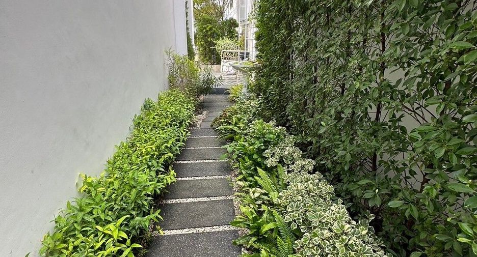 For sale 3 bedrooms townhouse in Lat Phrao, Bangkok
