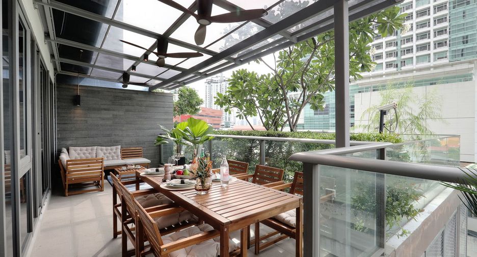 For rent 2 bedrooms condo in Khlong Toei, Bangkok