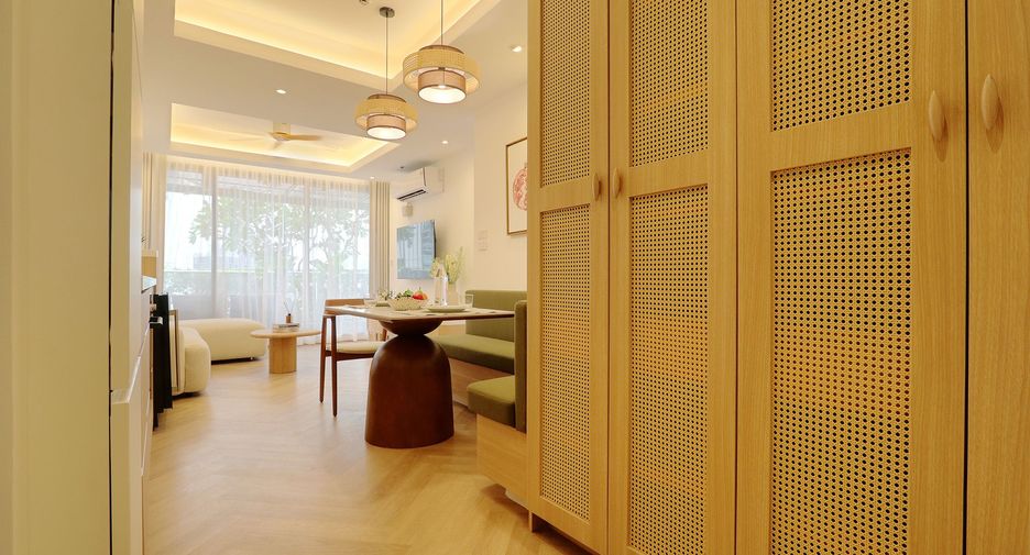 For rent 2 bedrooms condo in Khlong Toei, Bangkok