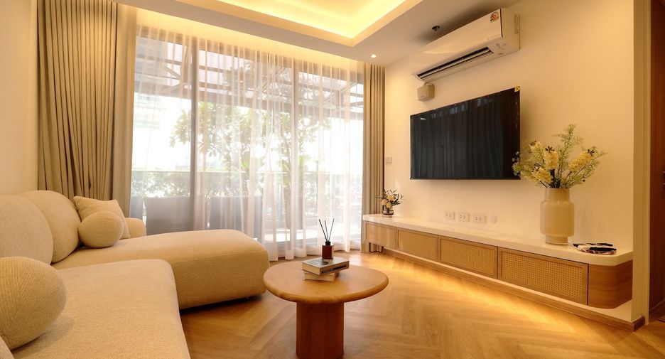 For rent 2 bedrooms condo in Khlong Toei, Bangkok