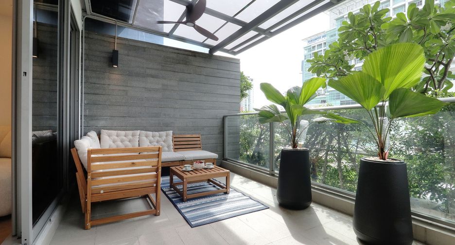 For rent 2 bedrooms condo in Khlong Toei, Bangkok