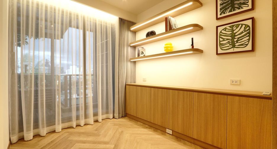 For rent 2 bedrooms condo in Khlong Toei, Bangkok