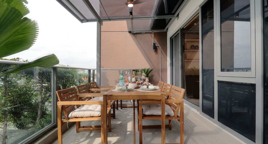 For rent 2 bedrooms condo in Khlong Toei, Bangkok