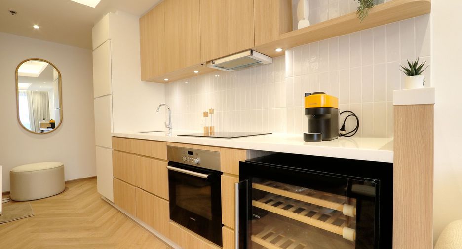 For rent 2 bedrooms condo in Khlong Toei, Bangkok