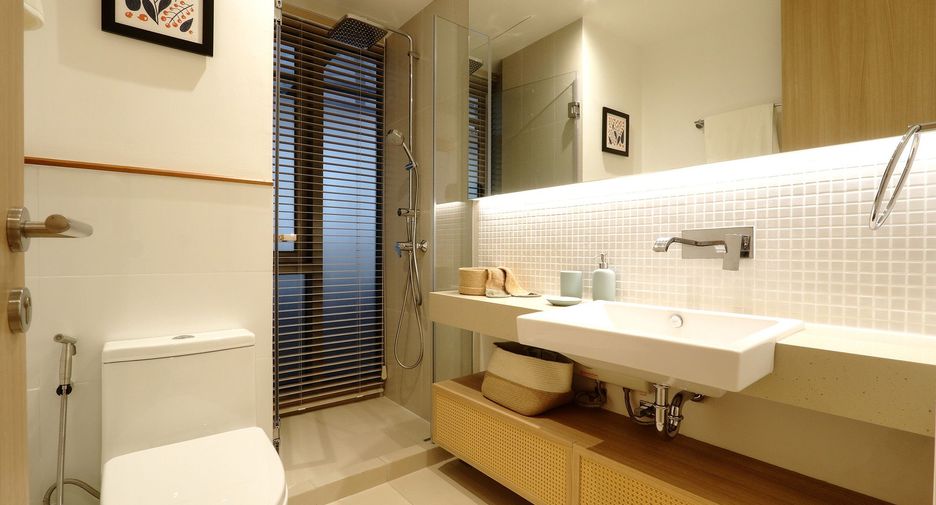 For rent 2 bedrooms condo in Khlong Toei, Bangkok