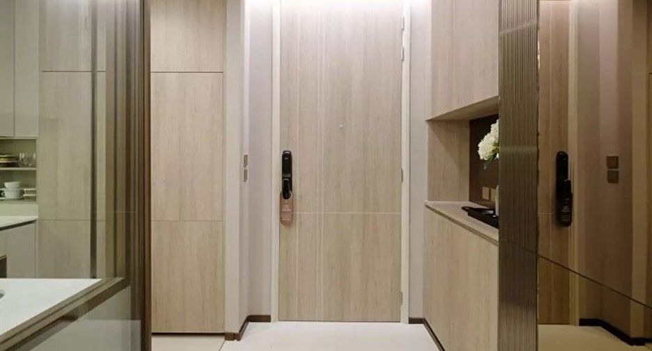 For sale 1 bed condo in Khlong Toei, Bangkok