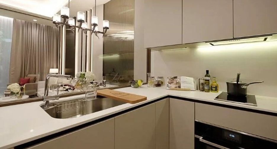 For sale 1 bed condo in Khlong Toei, Bangkok