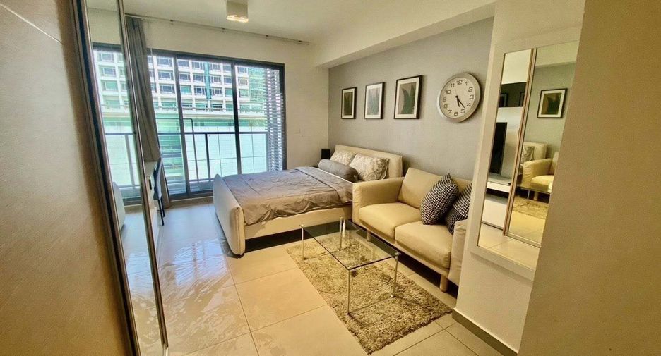 For rent studio condo in Khlong Toei, Bangkok