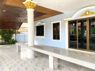 À louer 3 chambres maison à Bang Lamung, Chonburi